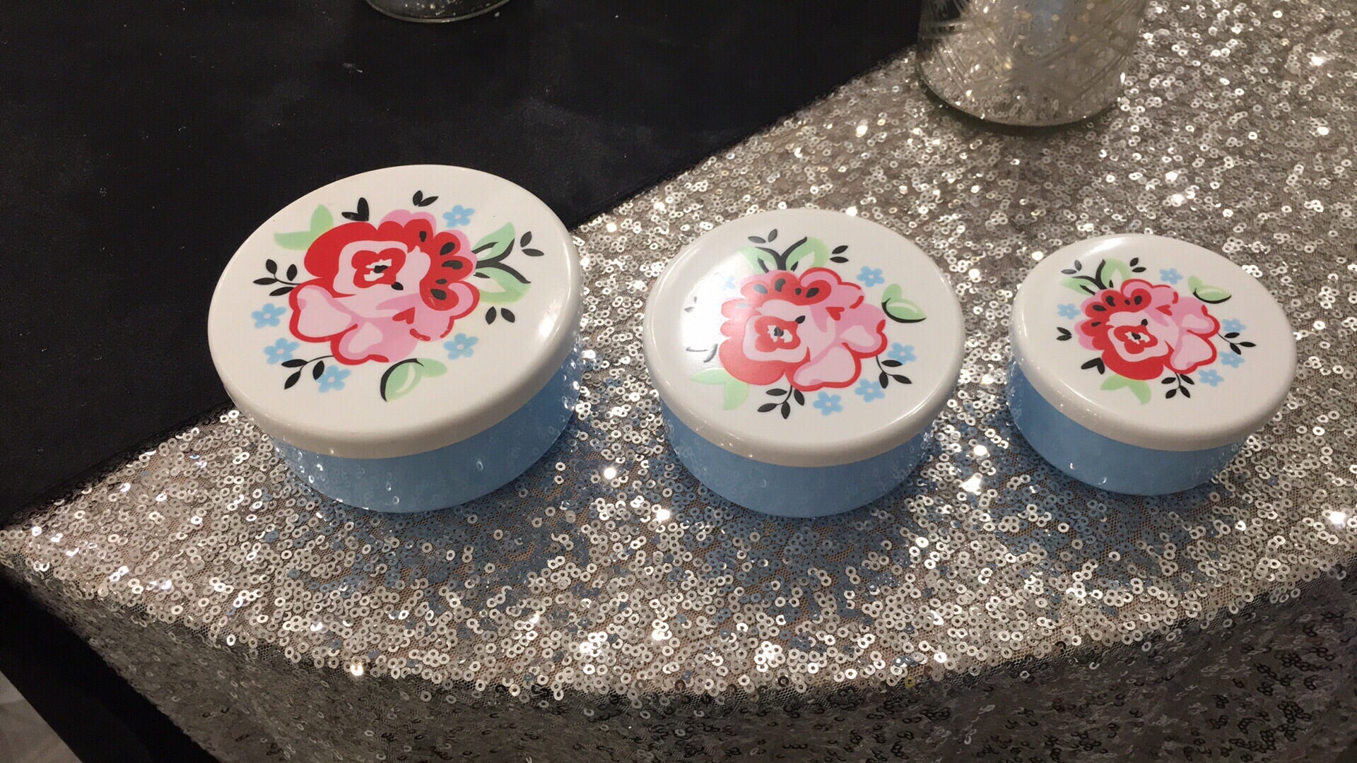 Beautiful set of 3 floral boxes